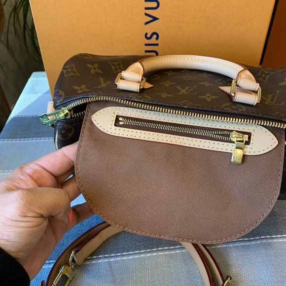 **SOLD** Louis Vuitton Speedy Bandouliere 25 in Monogram. ** SOLD - Picture 7 of 7